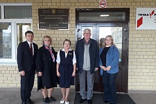 Председатель СПК СТС и преподаватели курса повышения квалификации для специалистов посетили Тоболовскую среднюю общеобразовательную школу.